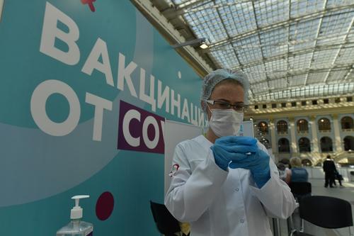 Камбоджа одобрила применение двух российских вакцин против коронавируса