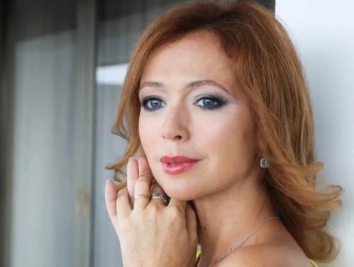 Актрисе Елене Захаровой исполнилось 46 лет