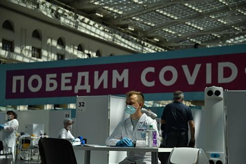 Среди вакцинированных москвичей разыграли еще две квартиры