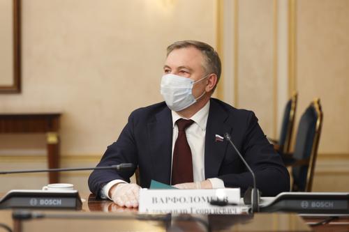 Сенатор Александр Варфоломеев прокомментировал письмо Росздравнадзора сообщать об антипрививочниках в СК и прокуратуру 