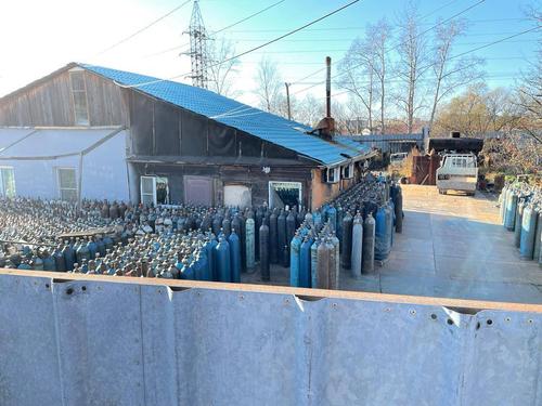 В Хабаровске выявили нелегальный склад газовых баллонов
