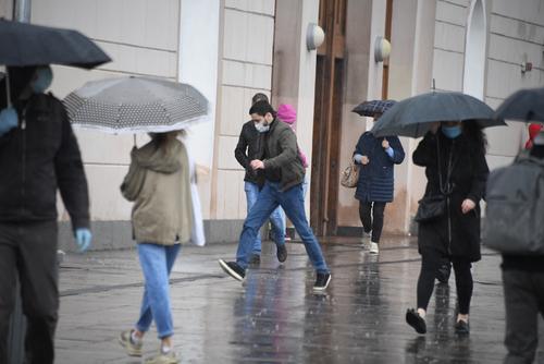 В субботу в Москве ожидаются небольшой дождь и температура до плюс девяти градусов