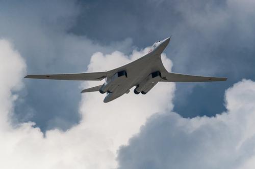 Sohu: установка новых двигателей на ракетоносцы Ту-160 позволит России держать НАТО в напряжении