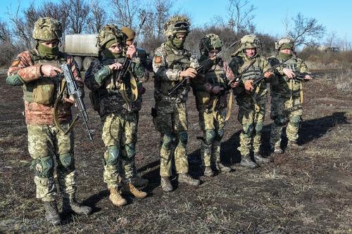 Военкор Астрахань: армия Украины превратит Старомарьевку в «серой зоне» Донбасса в опорный пункт, а местных жителей выгонит  