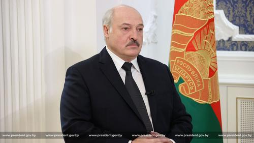 Лукашенко считает, что без Путина Россию «давно разорвали бы на части»