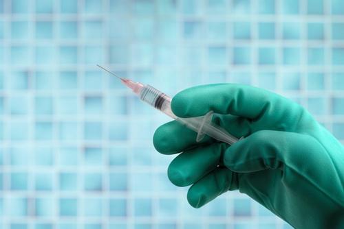 Мурашко заявил, что в России проводятся доклинические исследования еще двух вакцин против COVID-19