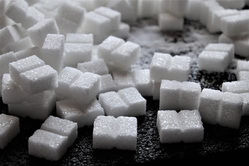 Учёные: уменьшение сахара в рационе, употребление витамина D и ресвератрола поможет сохранить здоровье и продлить жизнь