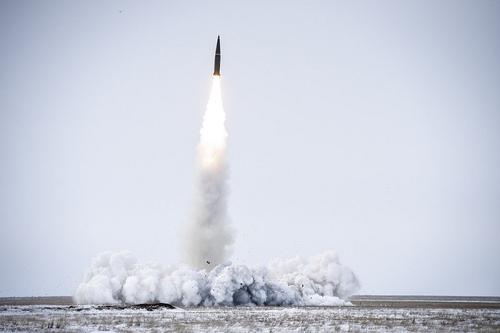 Полковник Хатылев: США «были в ужасе» из-за того, что Россия уничтожила ракетой свой спутник