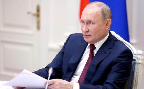 Daily Express: «Путин послал пятиминутное предупреждение об ужасающем оружии», говоря о возможном размещении ракет НАТО на Украине