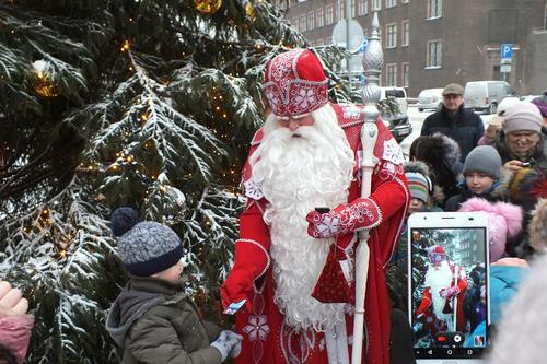 Депутат Милонов: Дед Мороз и Снегурочка должны быть привитыми