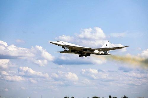 EurAsian Times: модернизированные российские ракетоносцы Ту-160 могут доставить много проблем новому альянсу AUKUS
