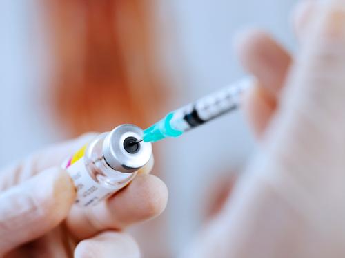 Европа хочет вакцинировать население в принудительном порядке