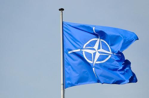 Официальный представитель Госдепа Прайс объяснил «давней политикой США» нарушение данного России обещания по НАТО