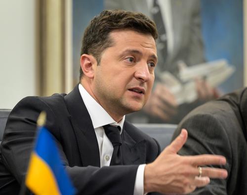 Зеленский заявил, что вероятность госпереворота на Украине сохраняется