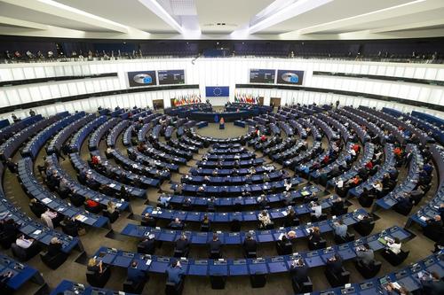 Европарламент принял резолюцию, пообещав России «суровые» санкции в случае ее вторжения на Украину