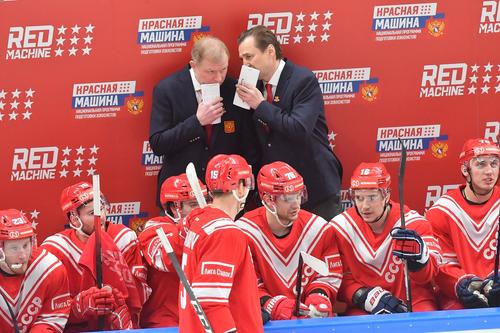 Экс-премьер Финляндии Александр Стубб возмутился решением российской сборной по хоккею сыграть с финнами в форме СССР