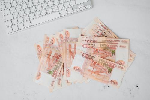 Аналитик Пушкарев: в первом полугодии 2022 года валютные курсы могут вести себя спокойно 