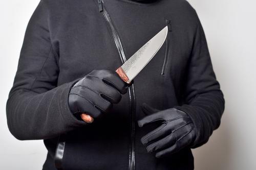 В больнице Ижевска 12-летний подросток ударил ножом врача по приказу своего отца