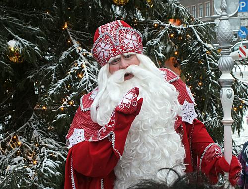 Подавший иск на Деда Мороза юрист Мирзоев готов встретиться с Путиным в суде