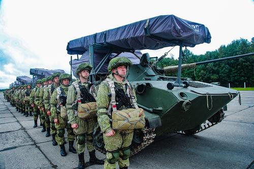 Avia.pro: в случае необходимости Россия может за неделю нарастить численность группировки у границ с Украиной до 350 тысяч военных