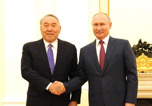 В Санкт-Петербурге проходят переговоры Путина и Назарбаева в формате тет-а-тет