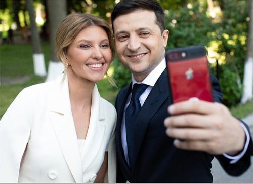 Украинские пользователи соцсетей призвали первую леди Украины Елену Зеленскую отправиться на передовую