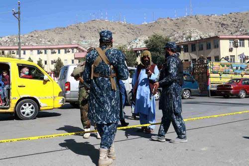 Талибы открыли огонь по устроившим протест в Кабуле женщинам