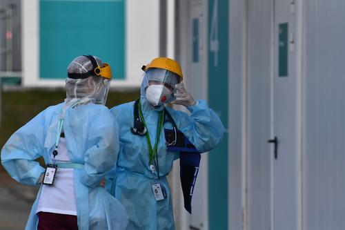Оперштаб: за сутки в России подтверждено 18 233 случая коронавирусной инфекции, умерли 811 человек