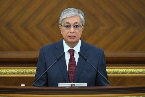 Президент Казахстана отправил правительство в отставку и ввел государственное регулирование цен на топливо