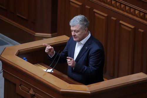 Печерский суд Киева арестовал все имущество экс-президента Украины Петра Порошенко