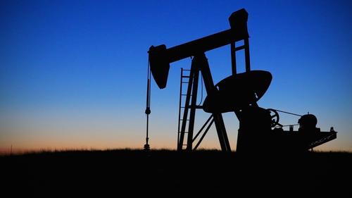 На нефтяном месторождении в Югре загорелась нефтяная скважина