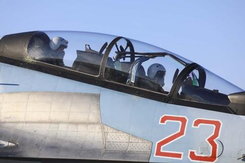 Avia.pro: истребители Су-30 могли отработать условное уничтожение самолета боевого управления США, находившегося в небе Украины  
