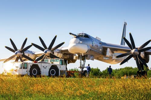 Sohu: российские бомбардировщики Ту-95МС несколько часов «водили за нос» американские истребители F-22 вблизи Аляски