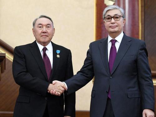 Президент Казахстана Токаев призвал окружение Елбасы поделиться с простым народом деньгами
