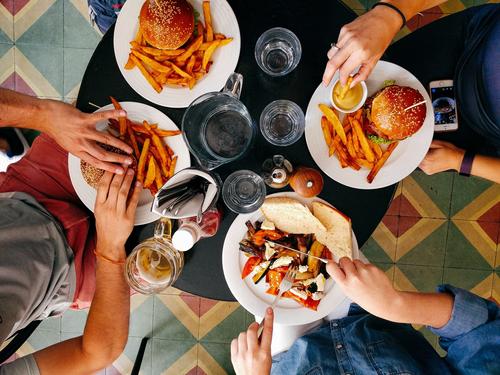 В ресторанах США меняют поваров на роботов