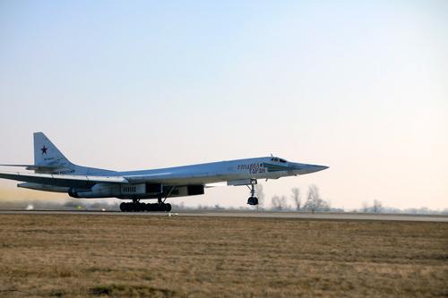 Сайт Sohu: «Наличие у России бомбардировщиков Ту-160 оказывает сильнейшее давление на Соединенные Штаты»