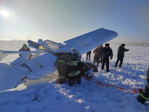 Легкомоторный самолет упал в районе села Старобелокуриха на Алтае