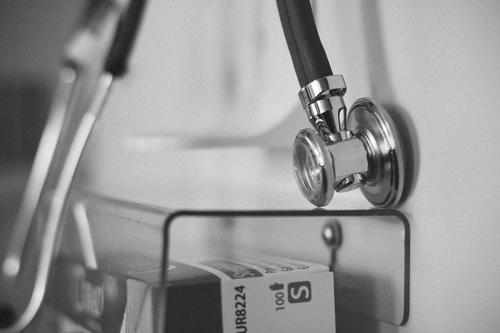 В Хакасии врач-терапевт прописывает больным коронавирусом «мертвую воду»