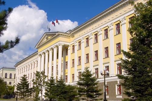 Администрация Хабаровска отменила часть льгот для почетных жителей города