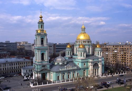 Пожар на территории  кафедрального Богоявленского собора в Москве потушен - горела трапезная