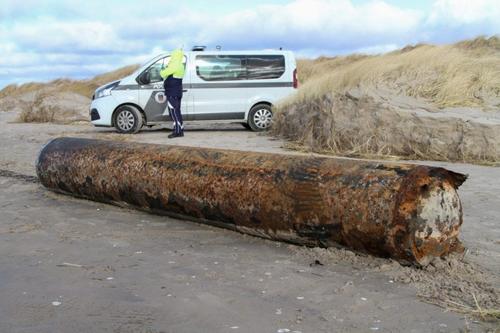 Латвия: В Лиепае на берег вынесло фрагмент торпеды