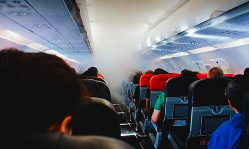 Закуривший в туалете пассажир вызвал переполох в салоне самолёта