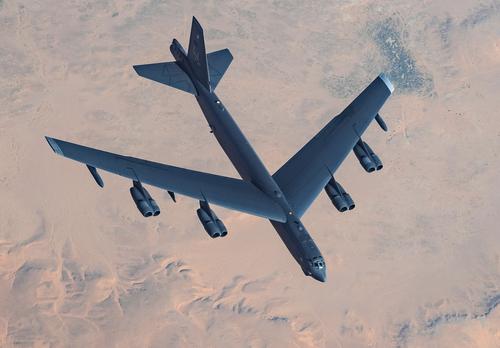 Сайт Avia.pro: американские ракетоносцы B-52 могли отработать условный удар по российским военным кораблям в Средиземноморье