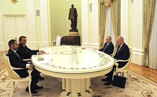 Президент Бразилии Болсонару на встрече с Путиным назвал свой визит в Москву сигналом всему миру