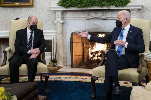 Байден и Шольц обсудили вопрос военного усиления стран восточного фланга НАТО