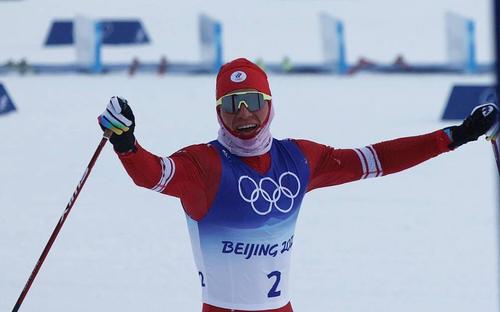Александр Большунов будет знаменосцем команды Олимпийского комитета России на закрытии Олимпиады в Пекине