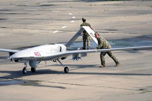Военные ДНР не смогли сбить появившийся в небе над Донецком украинский дрон Bayraktar TB2 