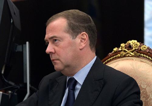 Медведев заявил, что признание ДНР и ЛНР может стать единственным выходом для Москвы