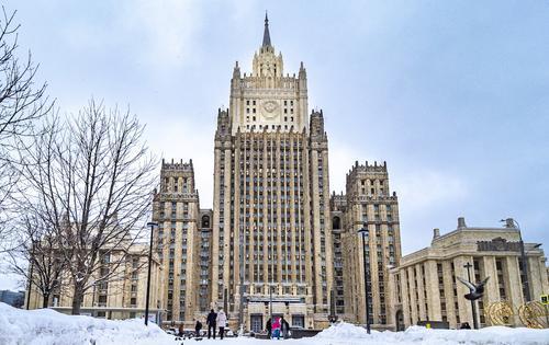 В МИД заявили, что Россия в ближайшее время эвакуирует персонал посольства с Украины