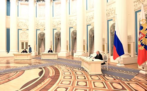 Народный совет ДНР ратифицировал договор о дружбе и взаимопомощи с Россией, подписанный Путиным и Пушилиным в Москве